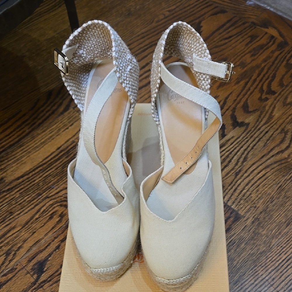 Elegant Cream Espadrille Wedges Caslon Size 6